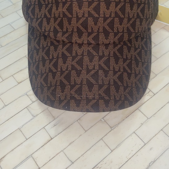 Michael Kors cap - Picture 2 of 9